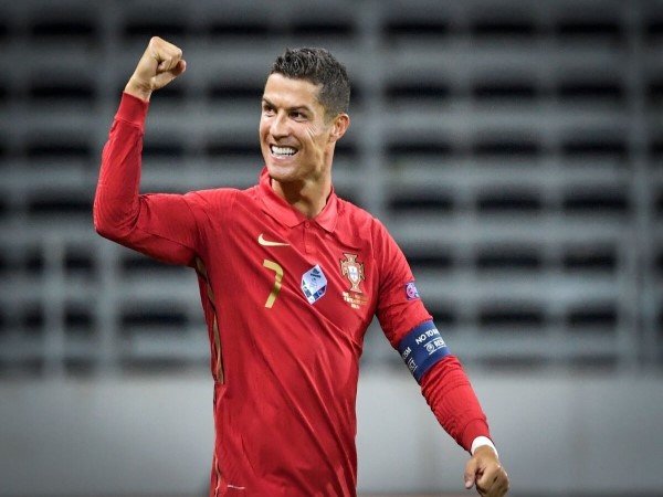 Ronaldo bao nhiêu tuổi? Những kỷ lục đáng chú ý