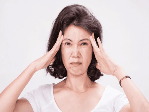 Nóng mặt điềm báo gì